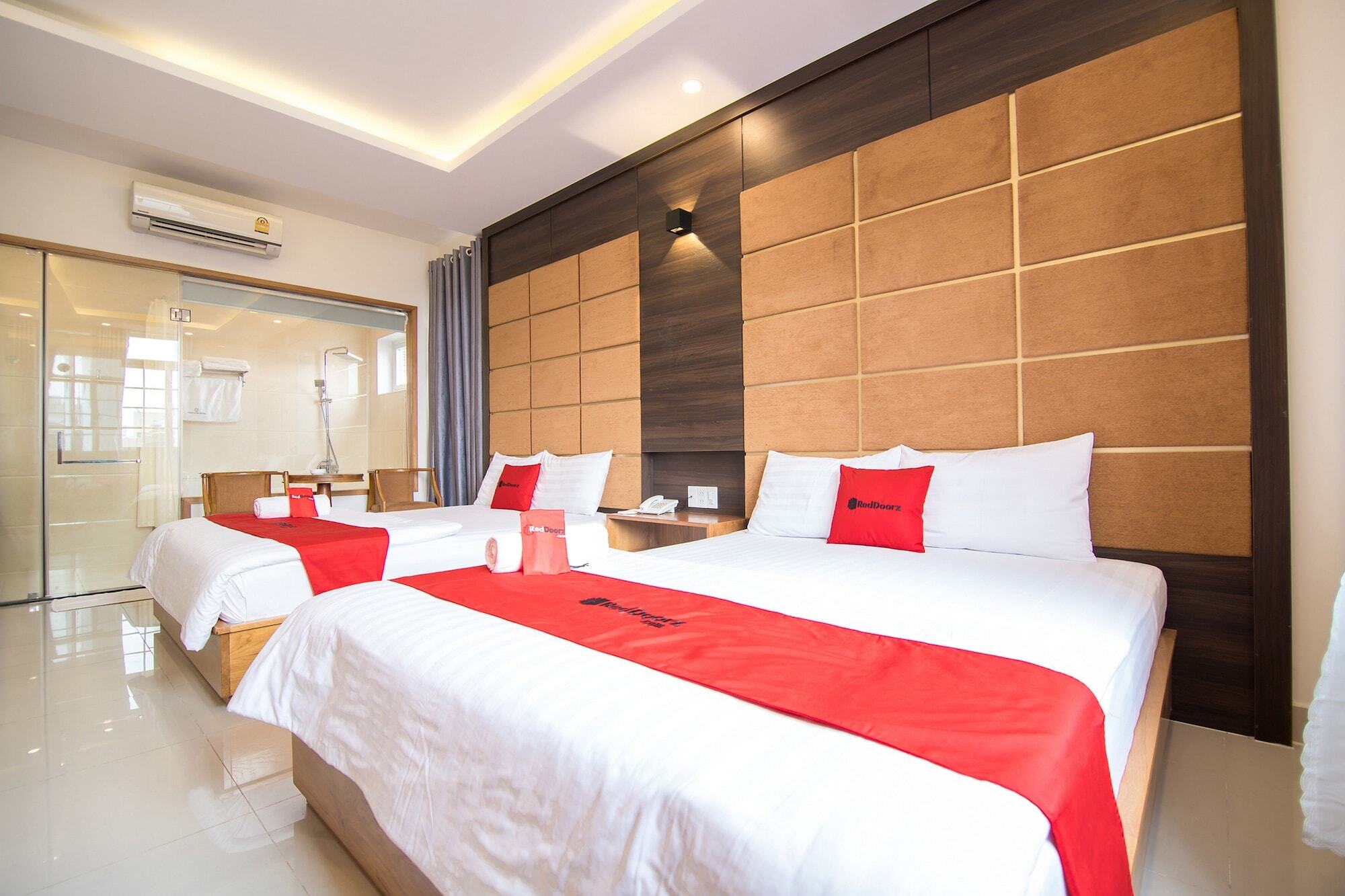 Reddoorz Plus Near Lotte Mart Cong Hoa Hô Chi Minh-Ville Extérieur photo